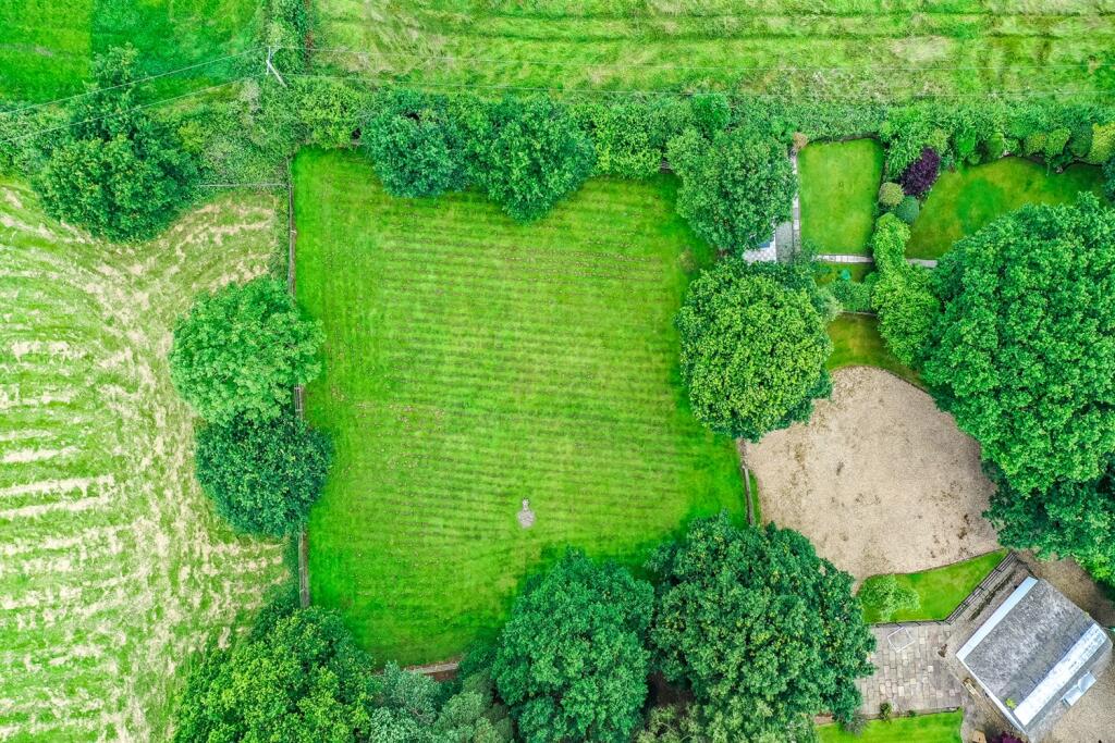 5 bedroom detached house/1.6 acres plot for sale in Hulse Heath Lane, Mere, WA16